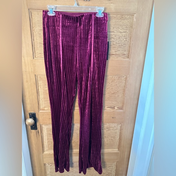 HAUTE MONDE Wine colored Stretch Velvet Two-Piece Outfit NWT Size M - Picture 6 of 8